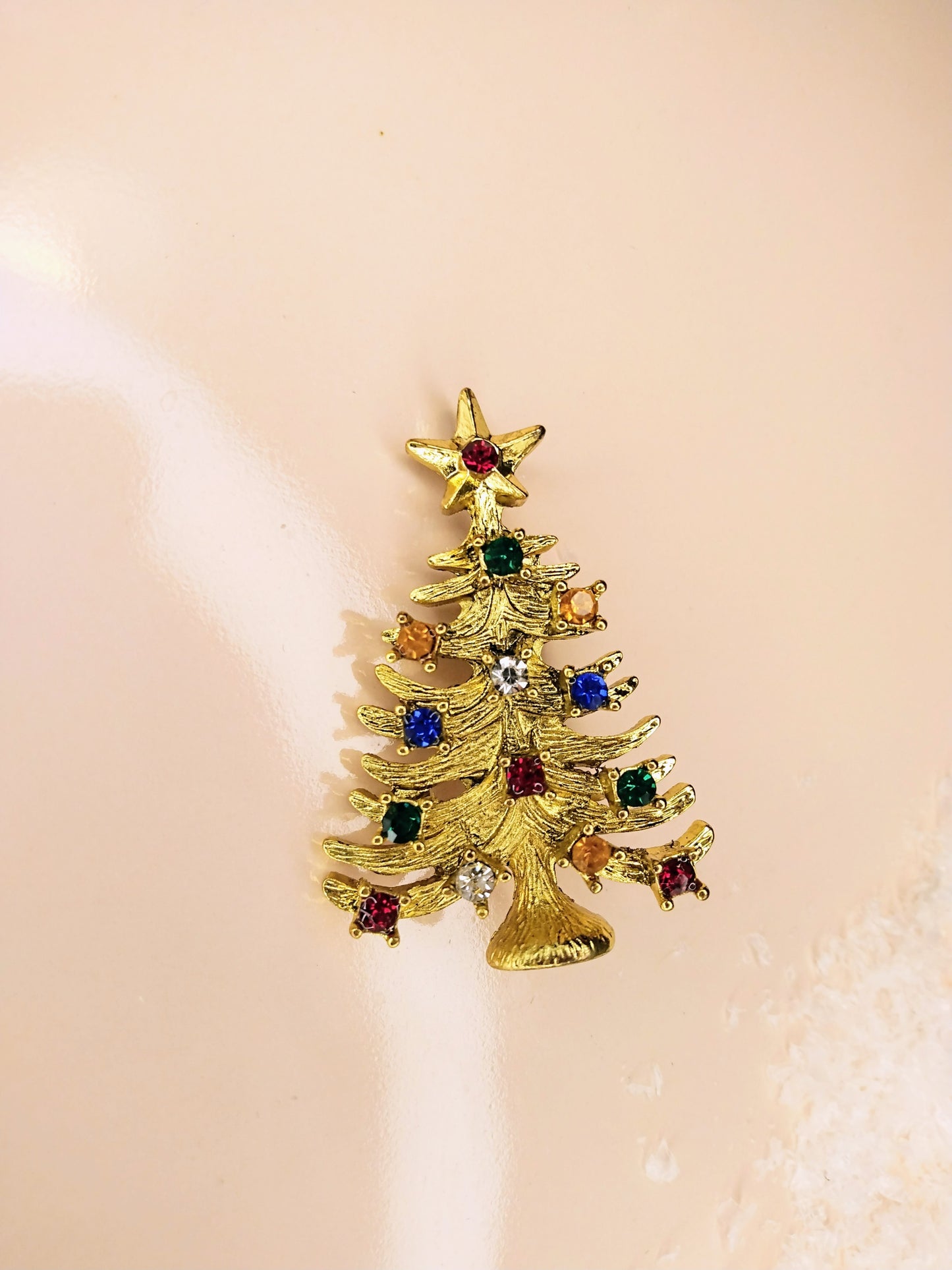 Vintage Christmas tree brooch